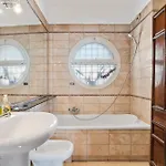Penthouse La Bellevue Apartment *